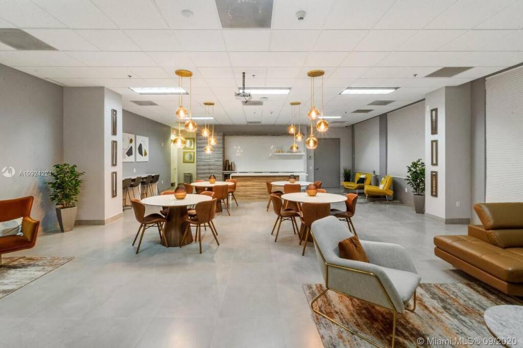 Apartamento Luxurious Private Unit With Parking *