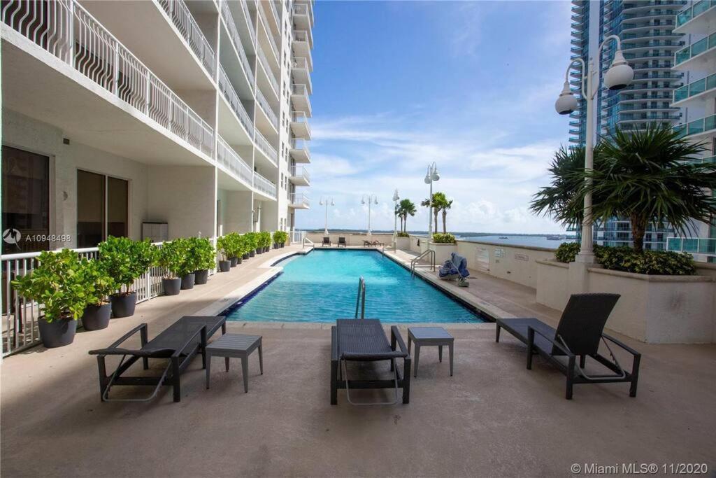 Luxurious Private Unit With Parking Apartamento